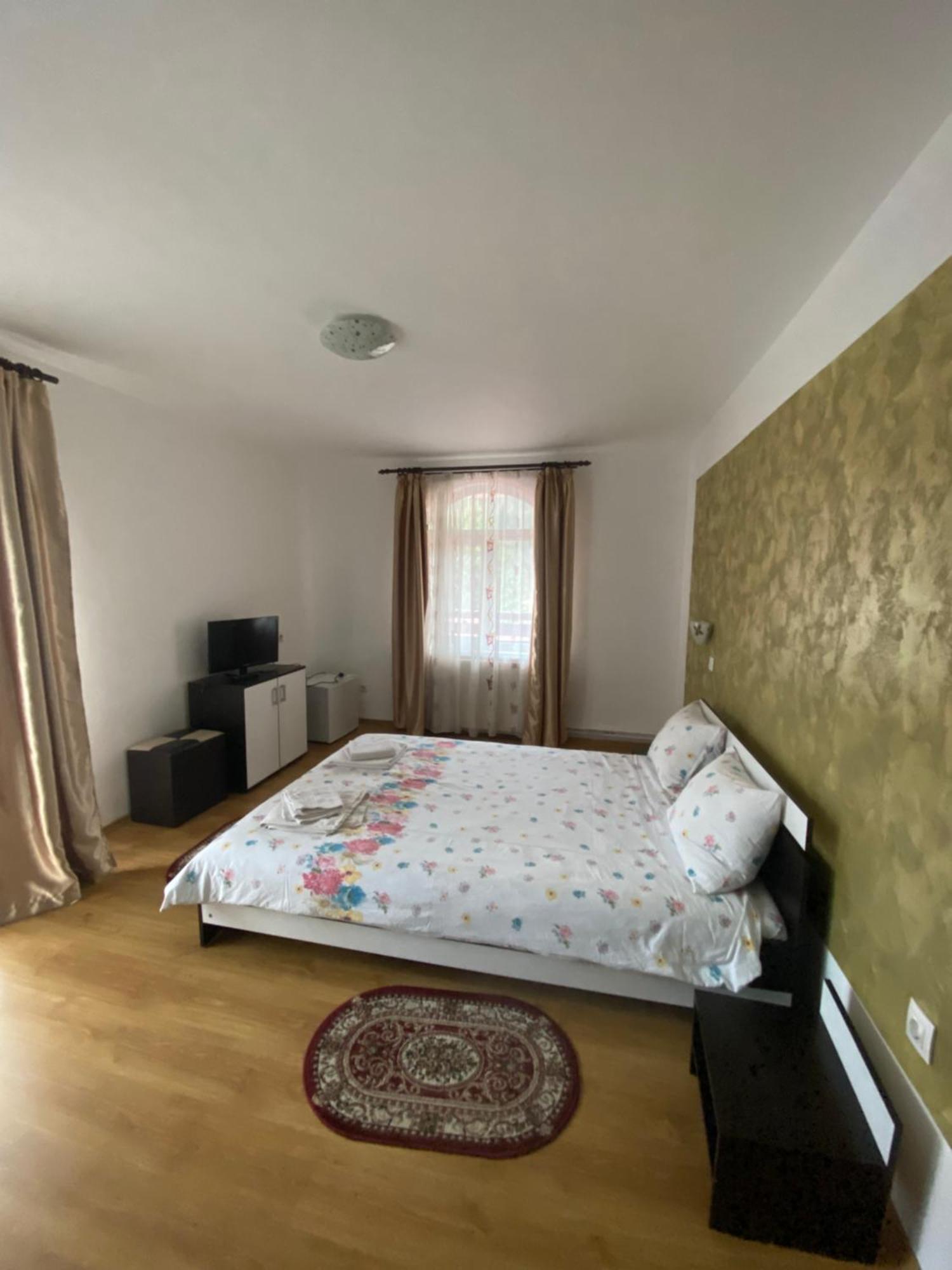 בית הארחה אלבאק 	Casa Cristalina&Dumi מראה חיצוני תמונה