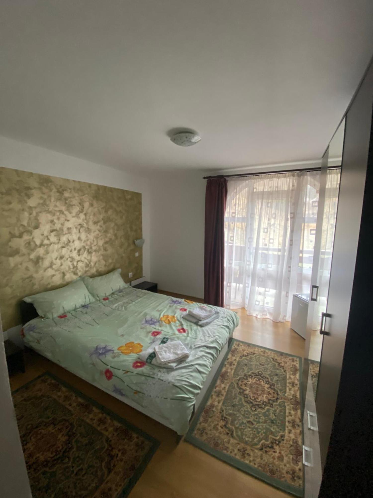 בית הארחה אלבאק 	Casa Cristalina&Dumi מראה חיצוני תמונה