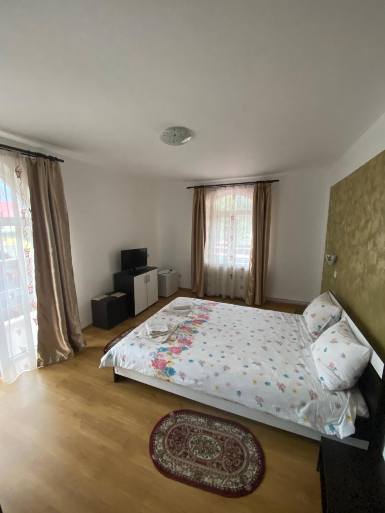 בית הארחה אלבאק 	Casa Cristalina&Dumi מראה חיצוני תמונה